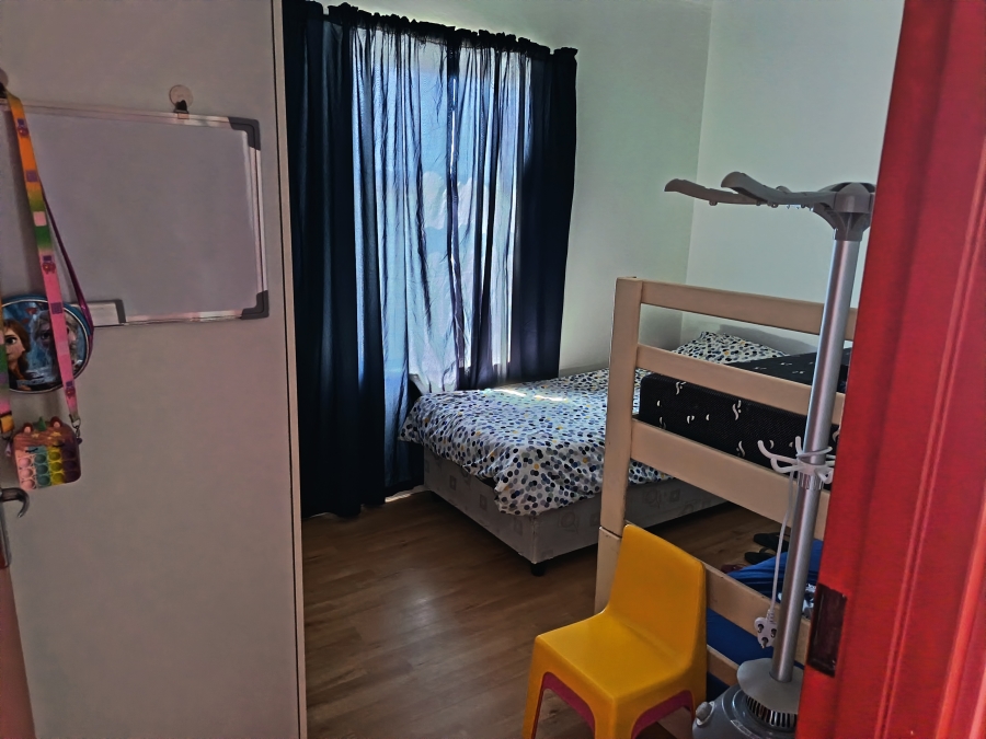 To Let 2 Bedroom Property for Rent in Country Club Western Cape